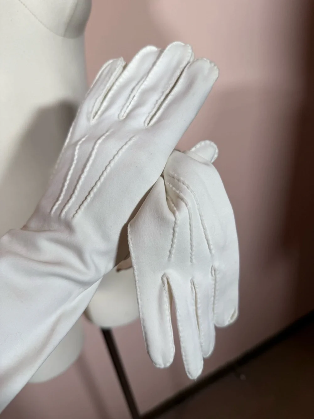 Vintage 1940’s Art deco top stitched white Opera Gloves wedding Large 8 Like new